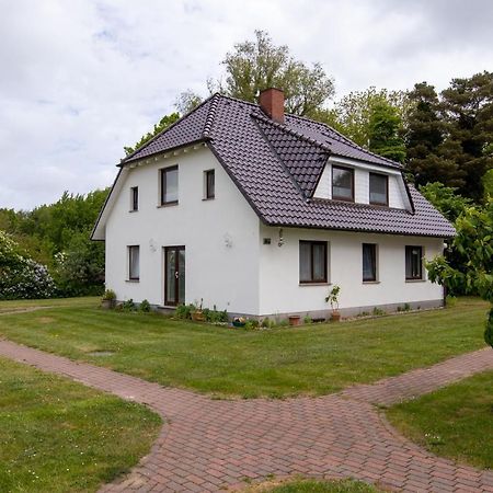 Urlaubs-Appartement Am Dorfrand Wieck Exteriér fotografie