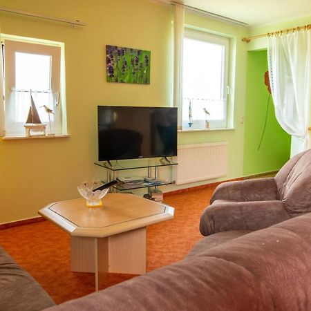 Urlaubs-Appartement Am Dorfrand Wieck Exteriér fotografie