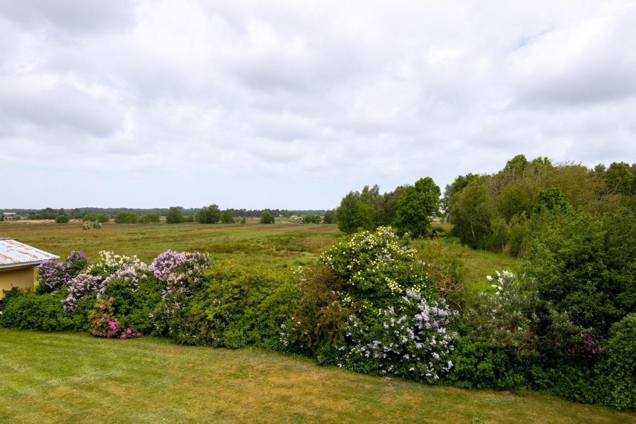 Urlaubs-Appartement Am Dorfrand Wieck Exteriér fotografie